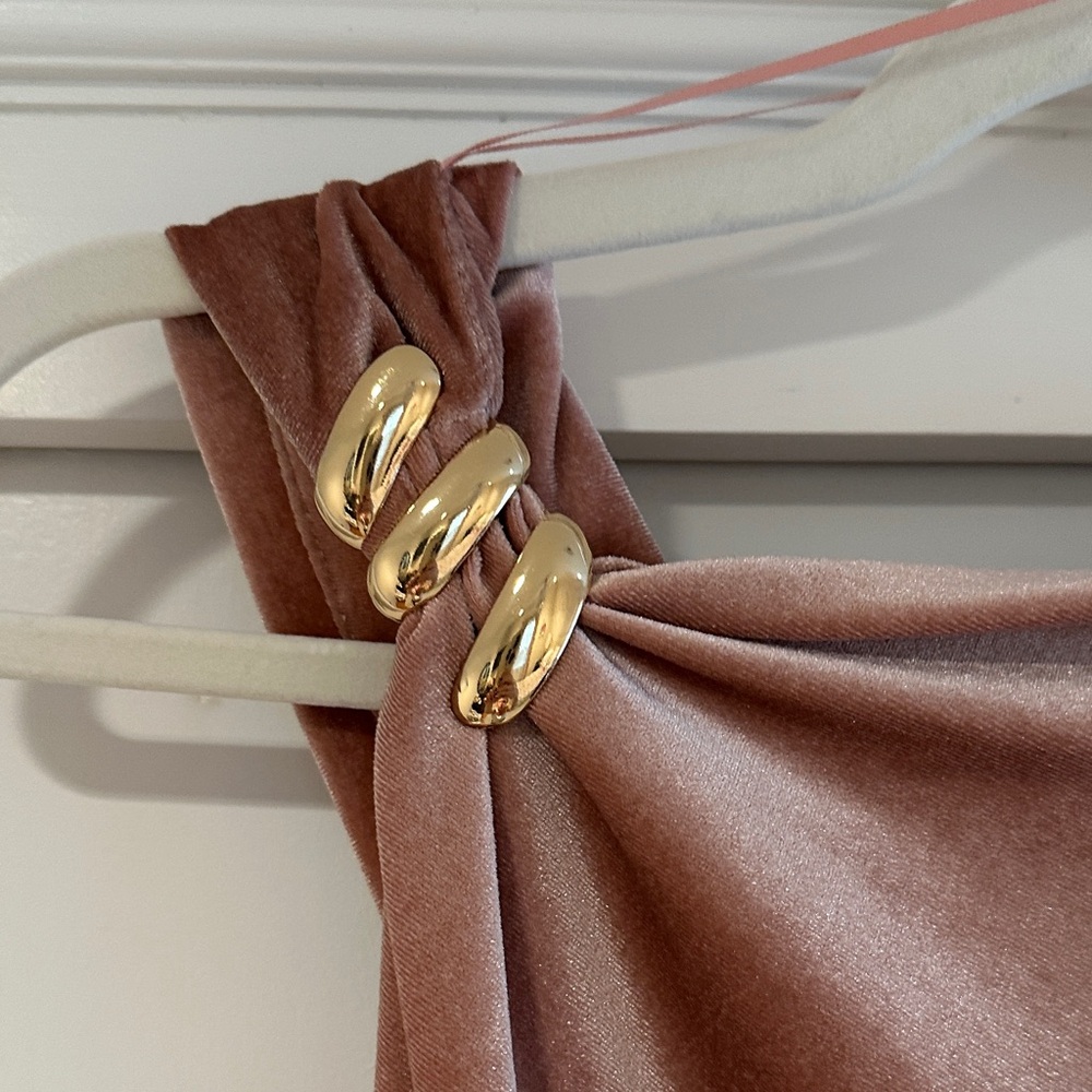 Zara Elegant Mauve Velvet Evening Dress - Picture 4 of 8